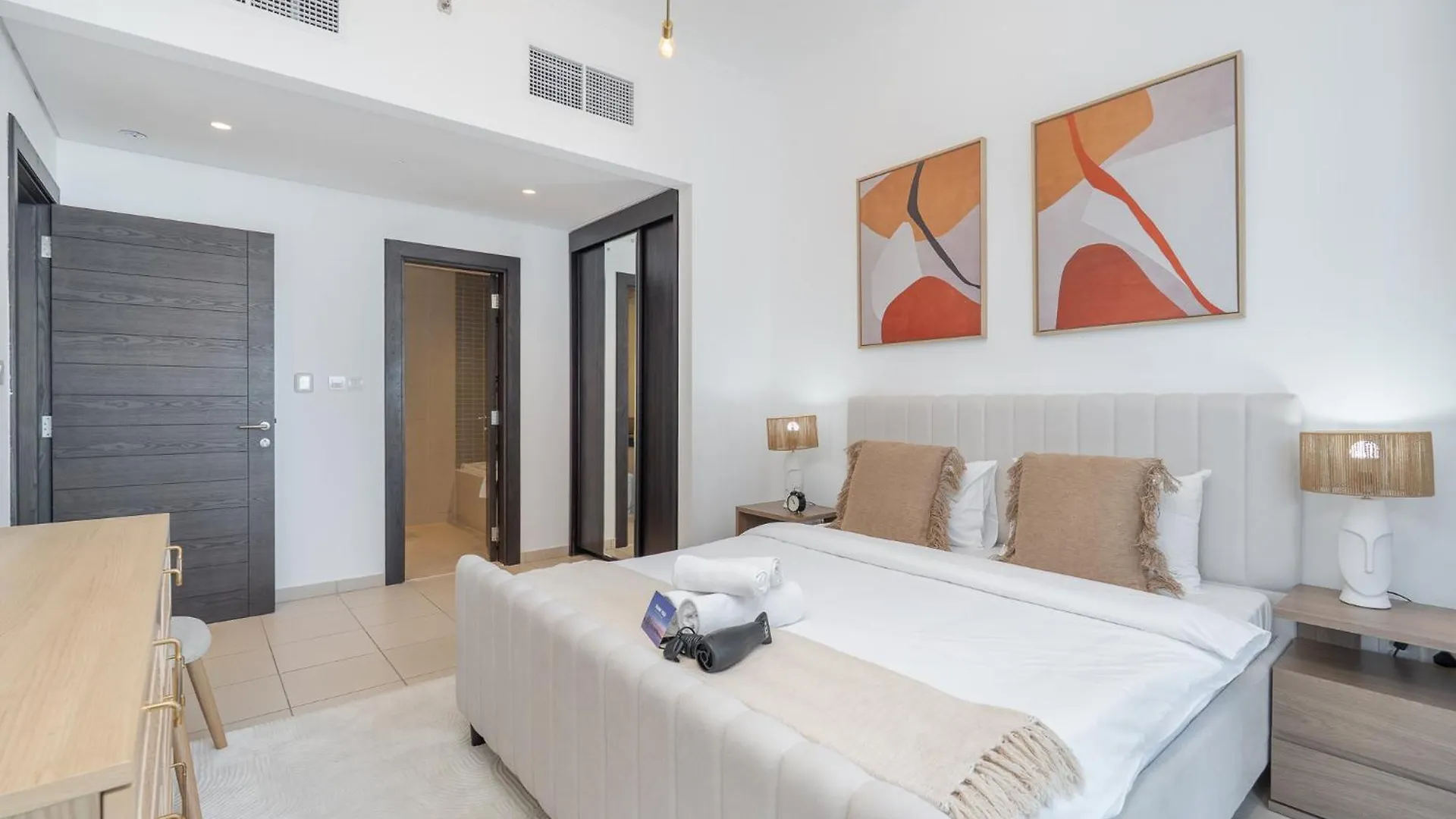 Contemporary 2-Bedroom Apartment In Silverene Dubai