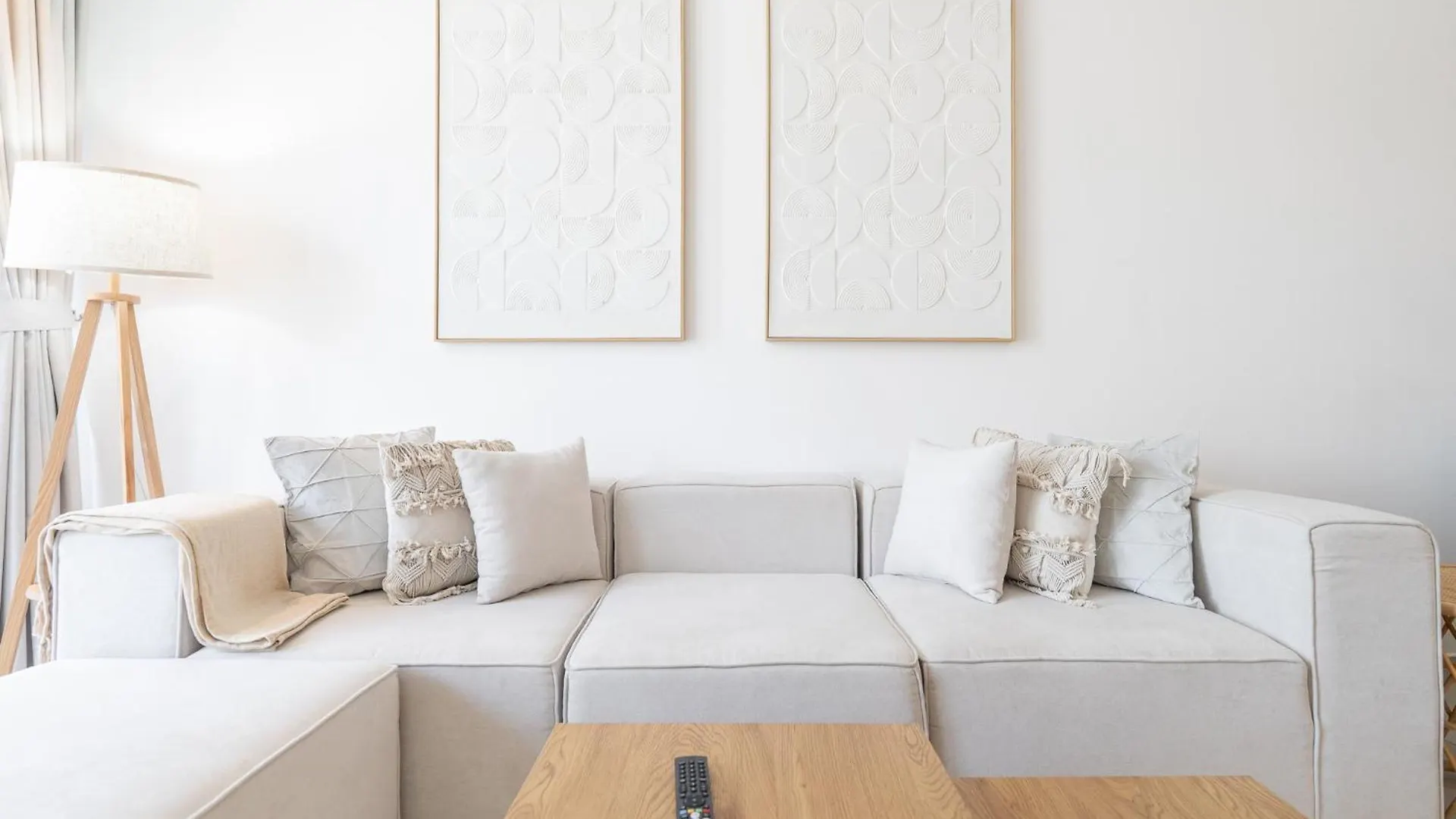 Contemporary 2-Bedroom Apartment In Silverene Dubai