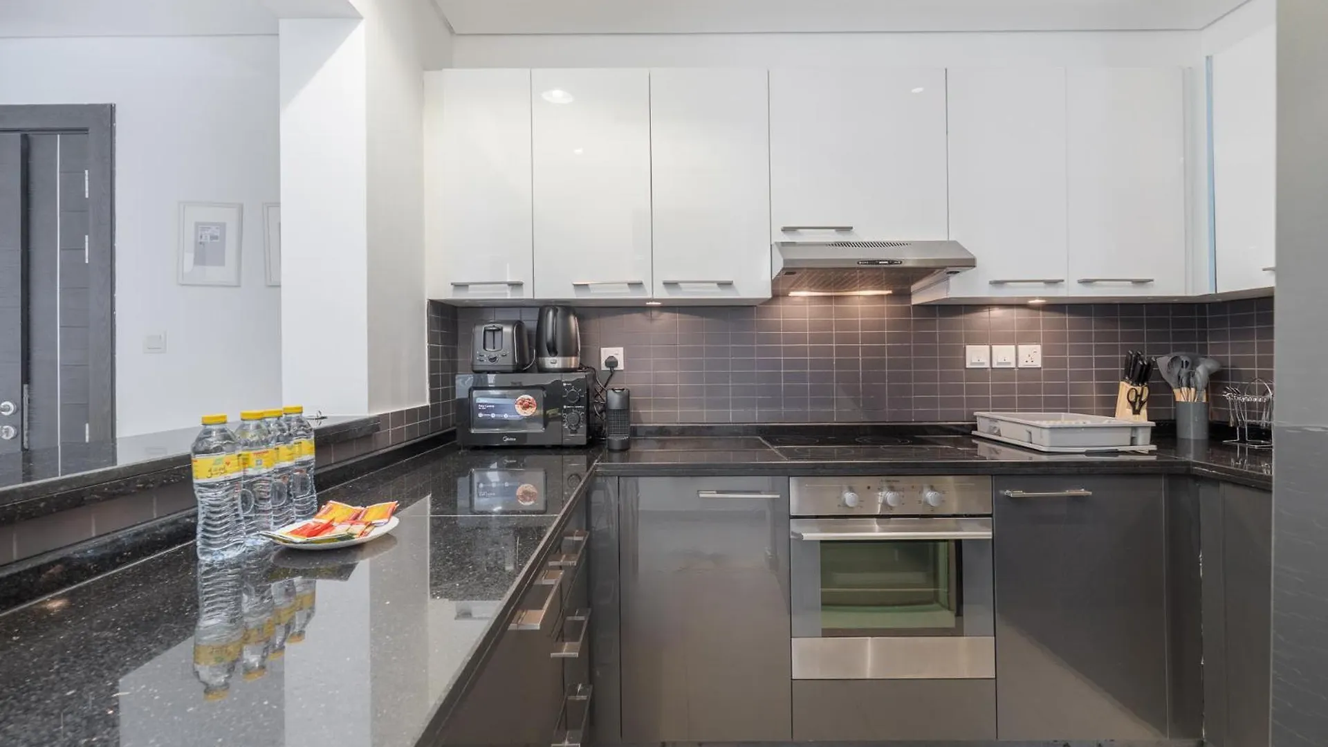 Contemporary 2-Bedroom Apartment In Silverene Dubai