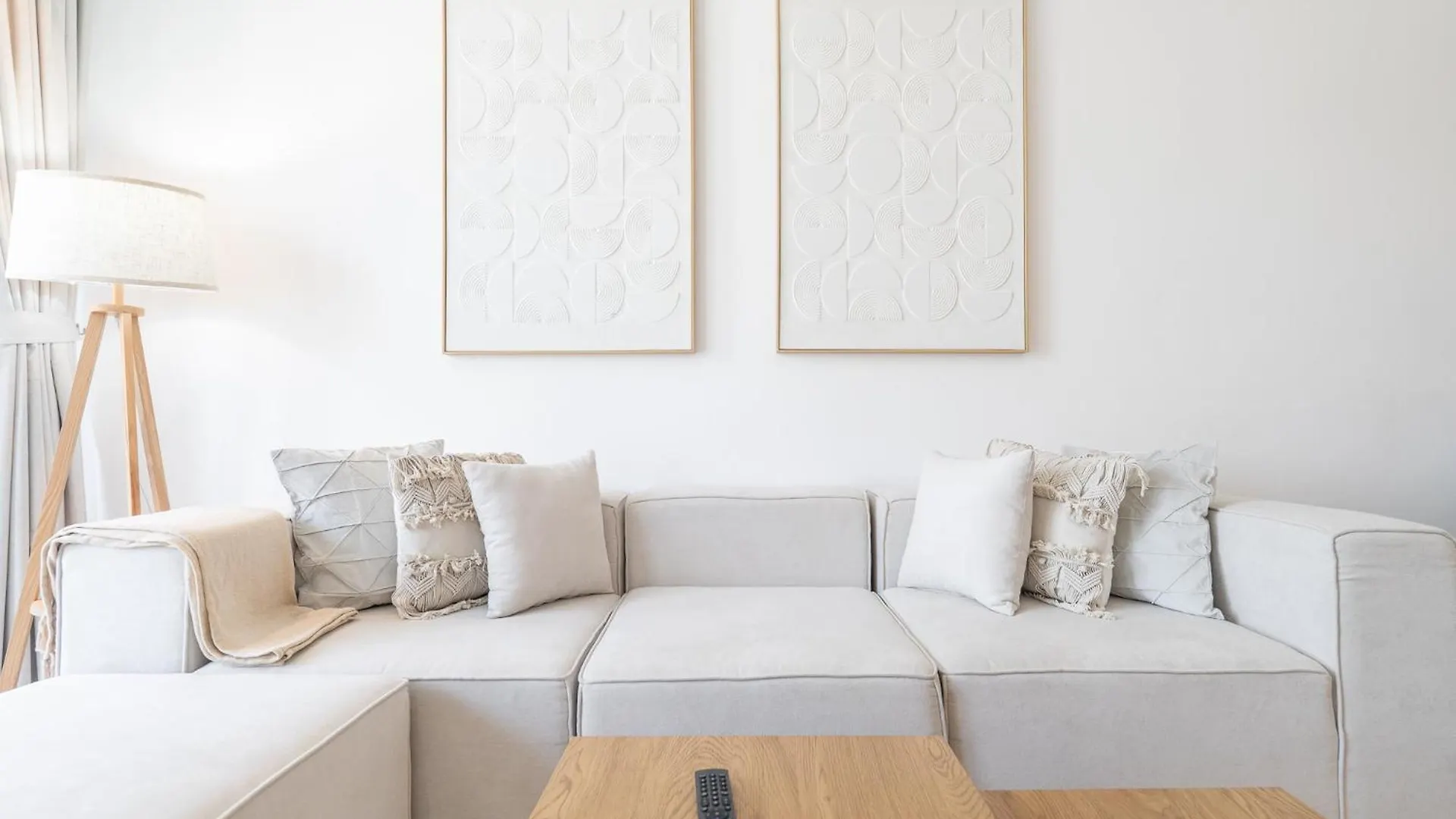 Contemporary 2-Bedroom Apartment In Silverene Dubai