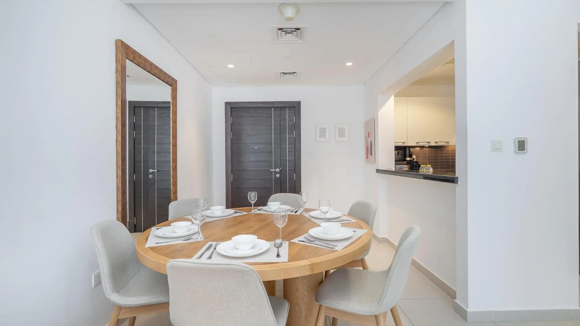 Contemporary 2-Bedroom Apartment In Silverene Dubai