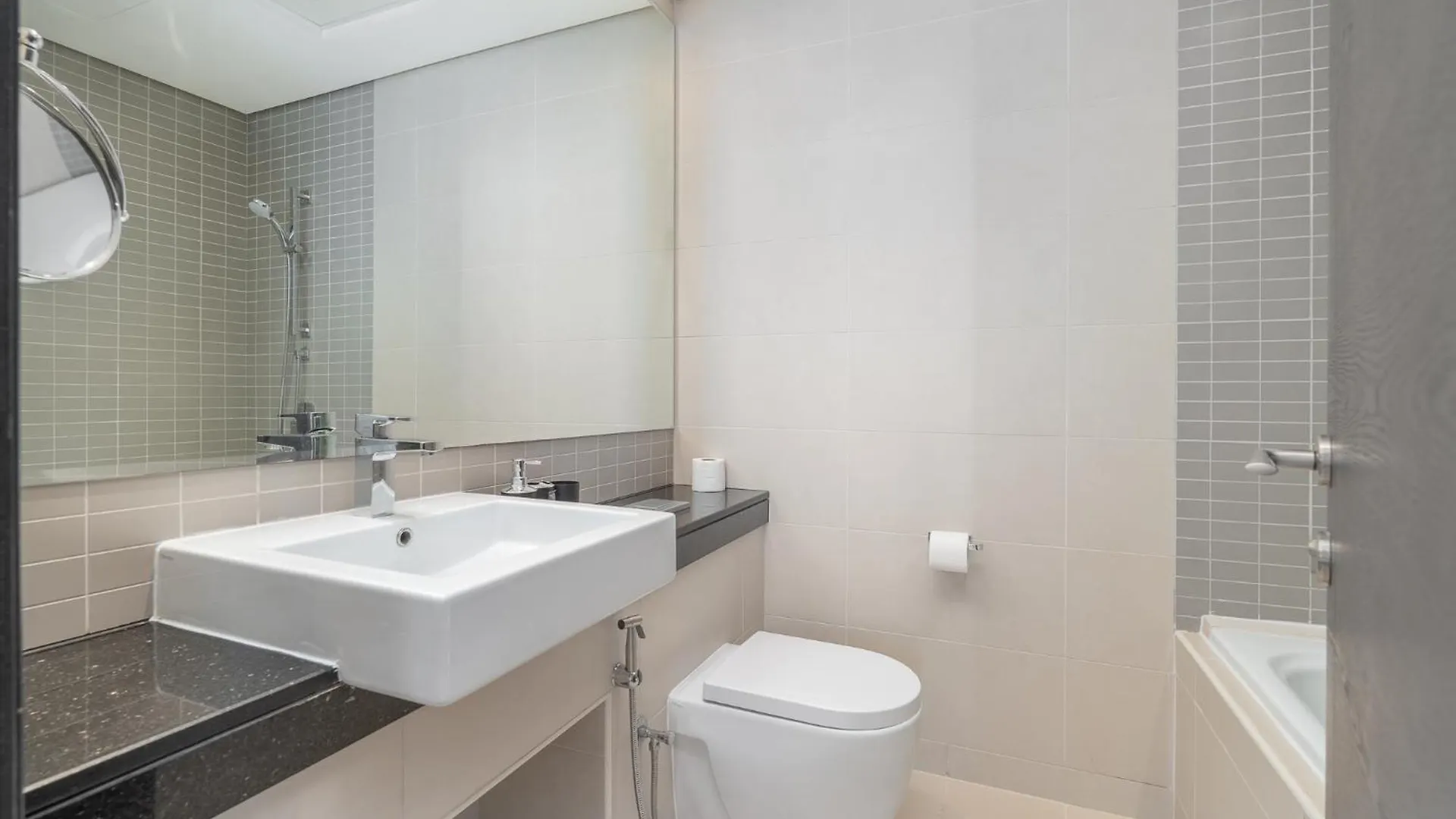 Contemporary 2-Bedroom Apartment In Silverene Dubai